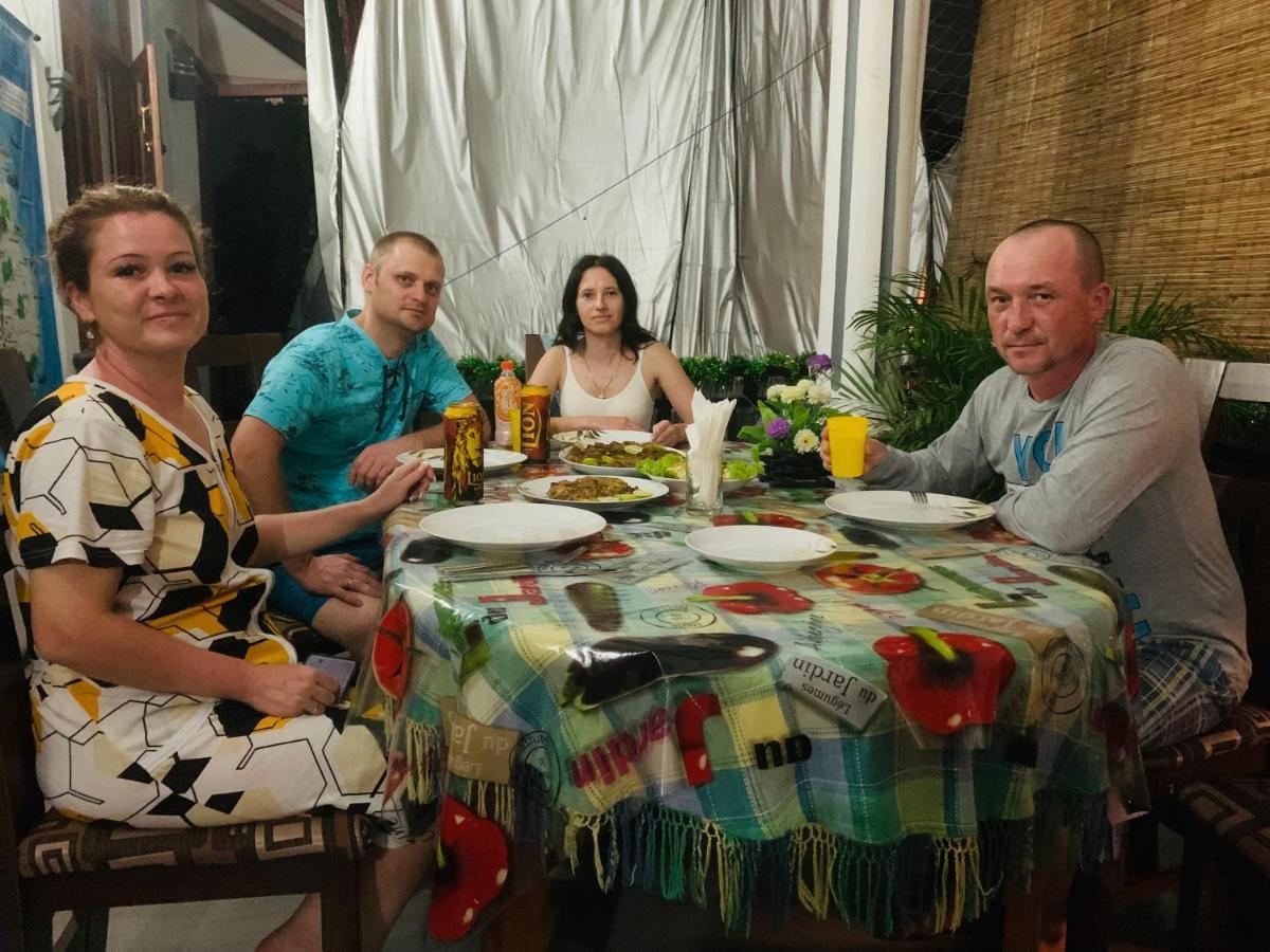 Rodrigo'S Villa & Restaurant Негомбо Екстериор снимка